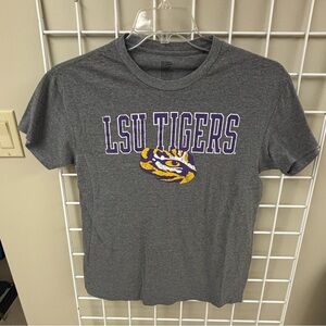 LSU Tigers cotton T-Shirt size medium. Short sleeve. Very nice T.